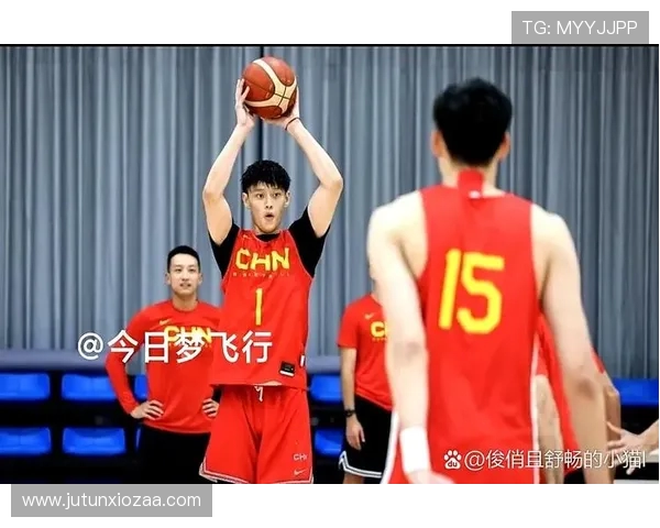 曾凡博启程德国冲刺亚洲杯 工作室晒照展现康复决心(2)