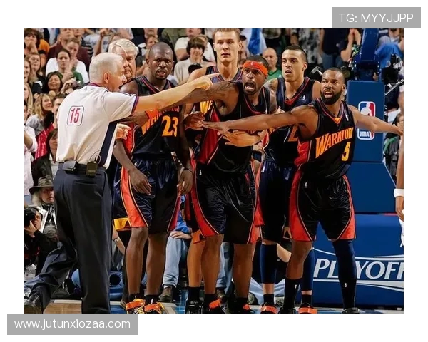 里斯霸气回应 “mebounds” 嘲讽：篮板之下皆属我！场均 11.8 板力证统治力(1)